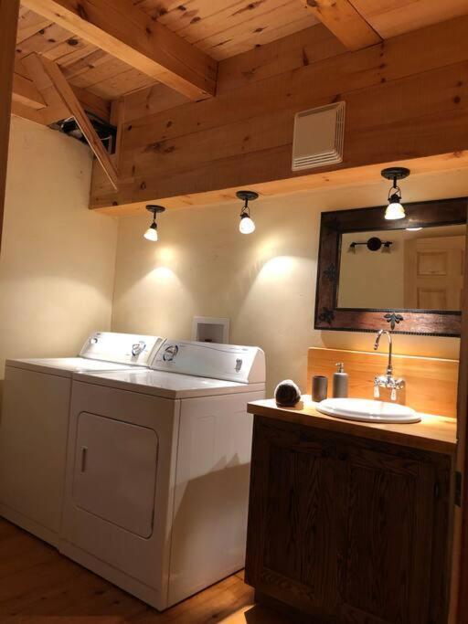 Quiet, Cozy And Comfortable Chalet Val-des-Lacs Bagian luar foto