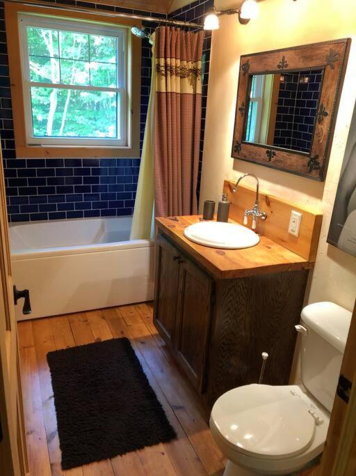Quiet, Cozy And Comfortable Chalet Val-des-Lacs Bagian luar foto
